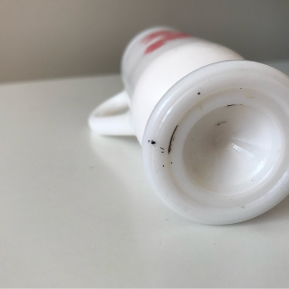 Avon vintage milk glass Demi-tasse cups. Set of 2 -Red - VGUC - Picture 6 of 6